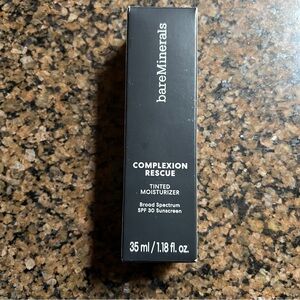 bareMinerals Complexion Rescue Tinted Moisturizer in Natural Pecan 05